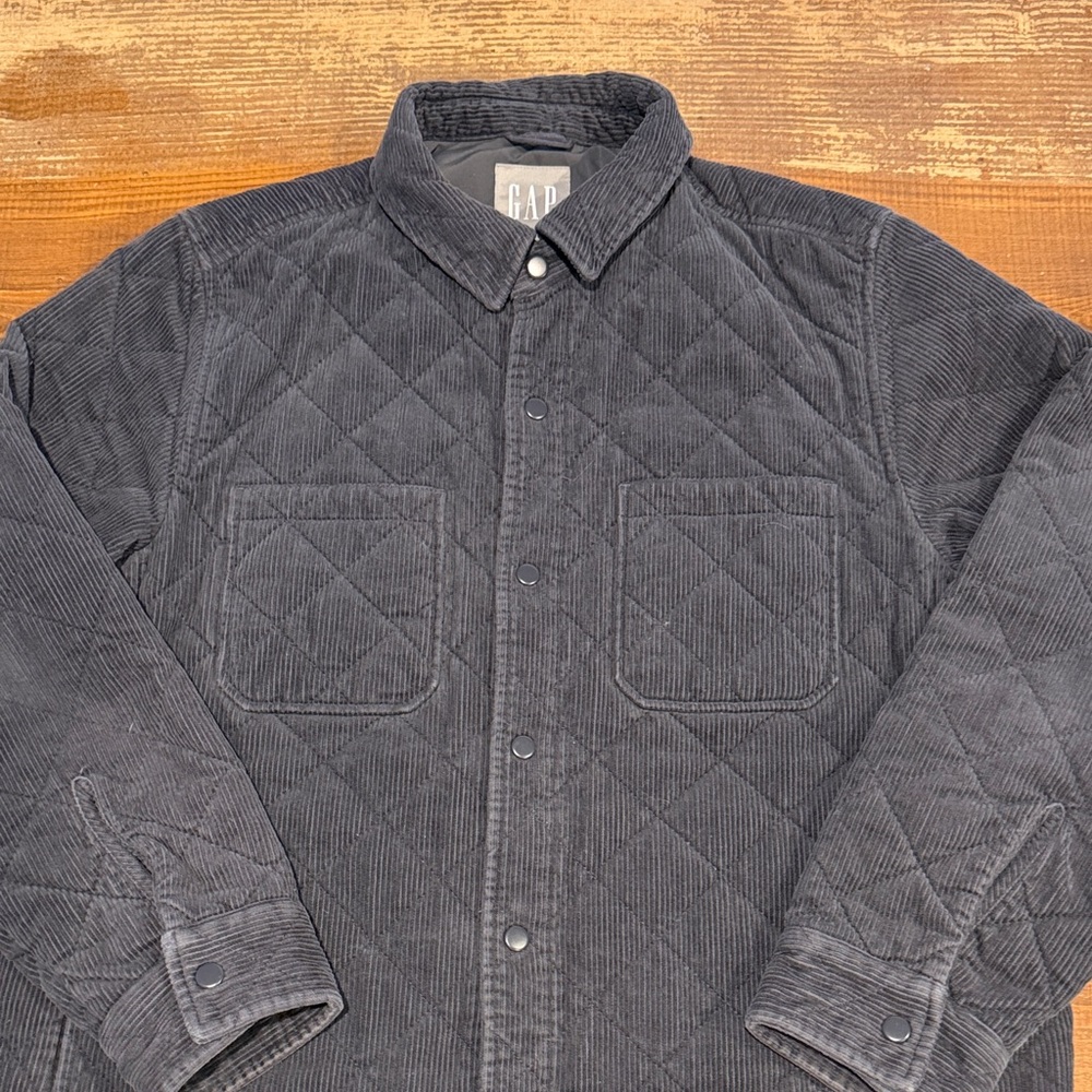 GAP Corduroy Quilted Shirt Jacket Men’s Small Charcoal Gray Snap Front Pockets